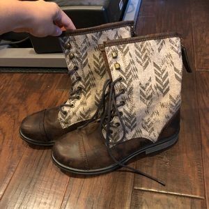 Roxy combat boots